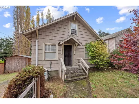 1357 Washington Ave, Coos Bay, OR 97420