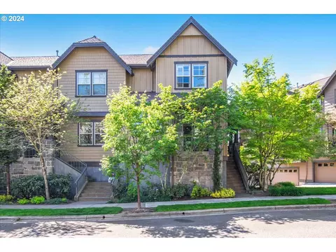 10107 SW Windwood Way, Portland, OR 97225