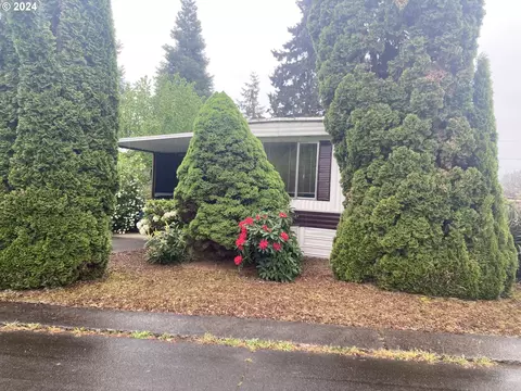 1661 N Pacific Hwy #8B, Cottage Grove, OR 97424