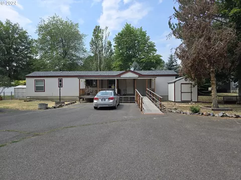 1809 26th St #52, La Grande, OR 97850