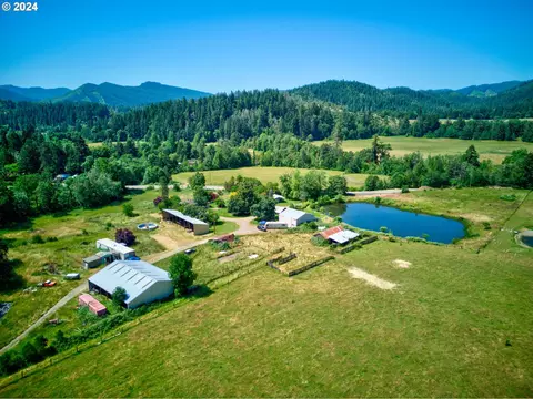 1161 Reston Rd, Roseburg, OR 97471