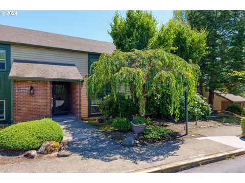 12635 SW Prince Edward Ct #B, Portland, OR 97224