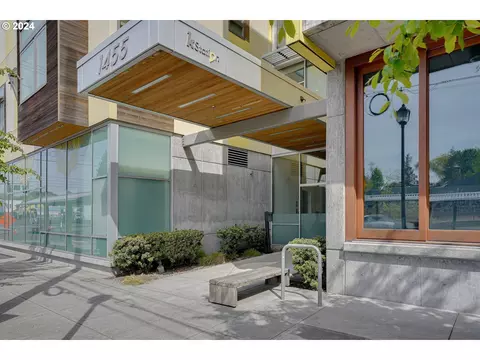 1455 N Killingsworth St #209, Portland, OR 97217
