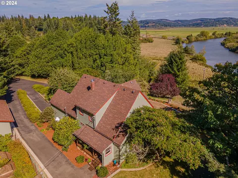 91235 N Bank Ln, Coquille, OR 97423