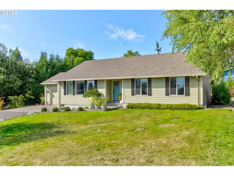 121 Hahn Dr, Kalama, WA 98625