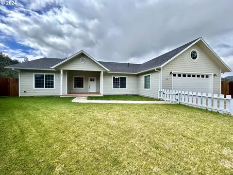 150 Deer Song Ct, Canyonville, OR 97417
