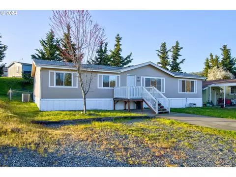 243 Owyhee Ln, Roseburg, OR 97471
