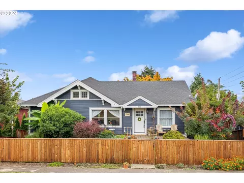 413 N 1st Ave, Ridgefield, WA 98642