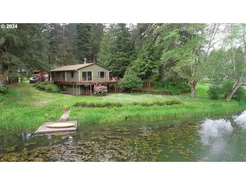 10071 Beach Dr, Birkenfeld, OR 97016