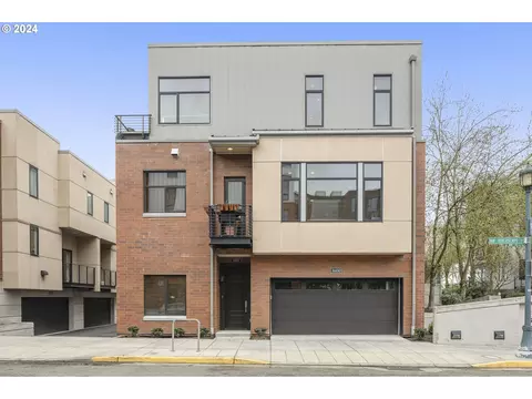 1600 NW Riverscape St, Portland, OR 97209