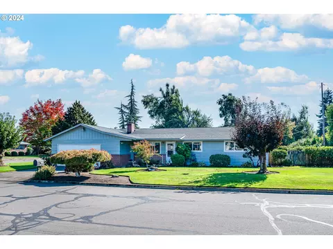 1977 Lomond Ave, Springfield, OR 97477