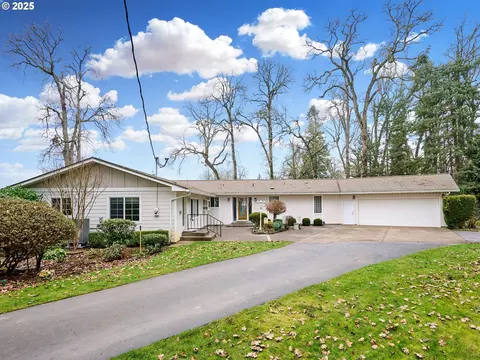 5645 Ferschweiler Rd, Woodburn, OR 97071