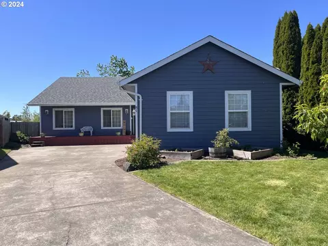 81 Village Dr, Creswell, OR 97426