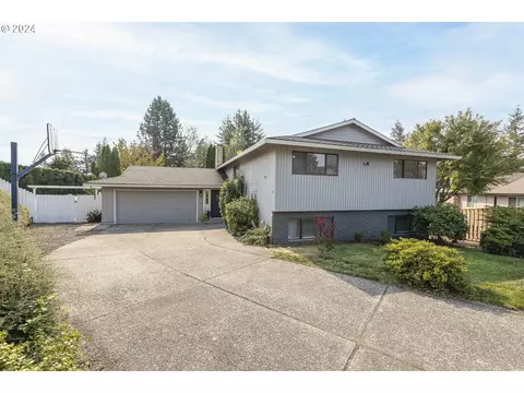 11870 SE Australis Ct, Happy Valley, OR 97086