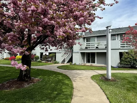 650 Harlow Rd # 118, Springfield, OR 97477