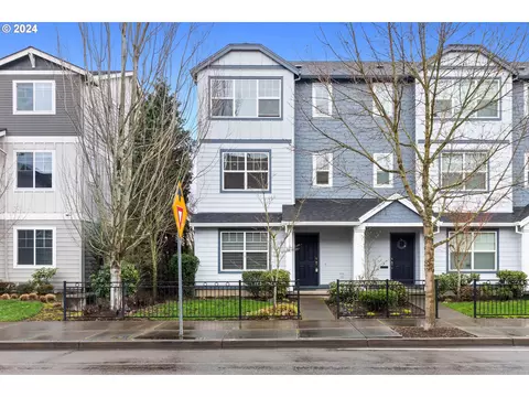 3160 SE Brookwood Ave, Hillsboro, OR 97123