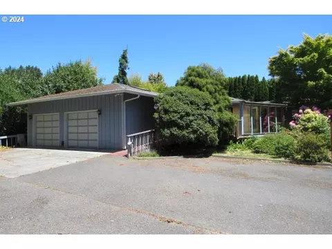 1012 Easy St, Brookings, OR 97415