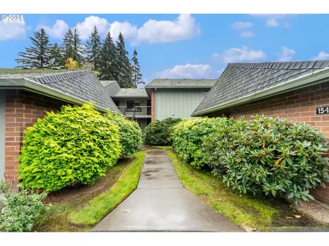 8900 NE 36th St #18, Vancouver, WA 98662