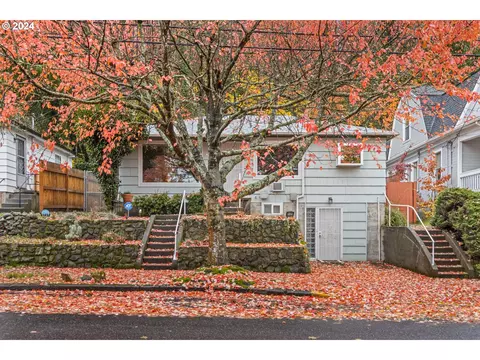 5727 S Corbett Ave, Portland, OR 97239