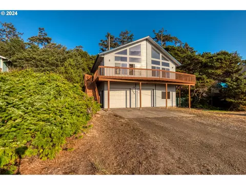 2005 NW Parker Ave, Waldport, OR 97394