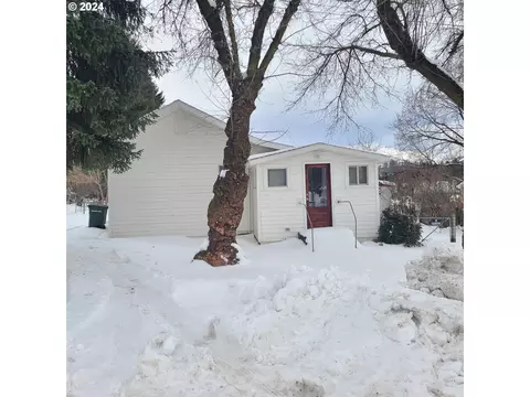 990 Detroit St, Elgin, OR 97827
