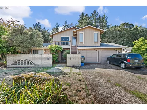 1910 Ridgeway Dr, Eugene, OR 97401
