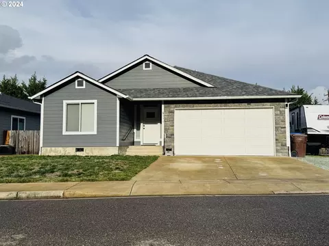 351 SE Woody Ct, Myrtle Creek, OR 97457