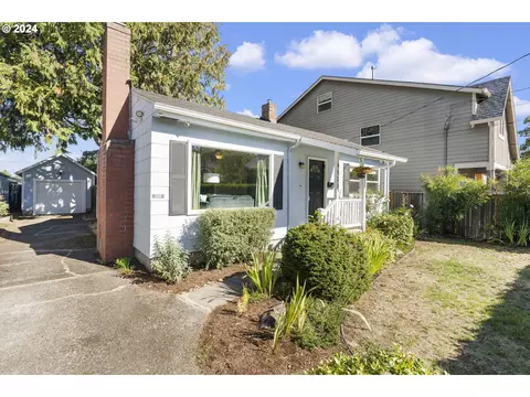 8025 SE Ramona St, Portland, OR 97206