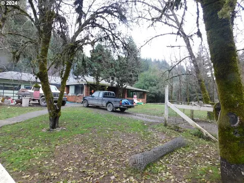 4836843638 Dement Creek Rd, Broadbent, OR 97414
