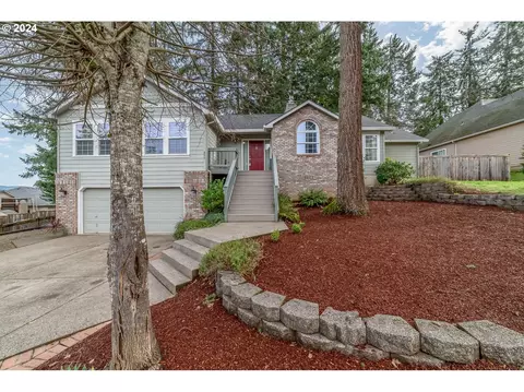 839 S 68th St, Springfield, OR 97478