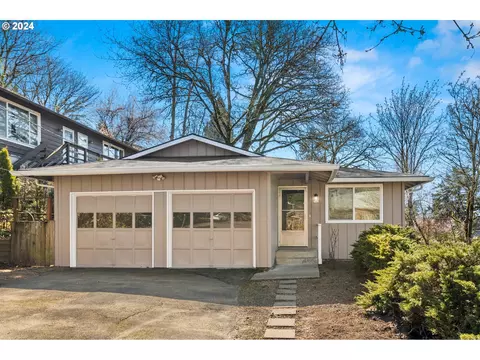 702 SW Dolph St, Portland, OR 97219