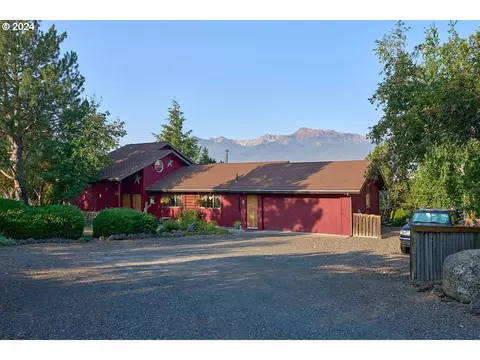 808 E Greenwood St, Enterprise, OR 97828