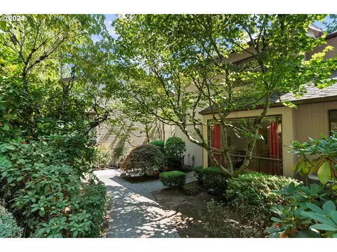 3101 Mcnary Pkwy #8, Lake Oswego, OR 97035