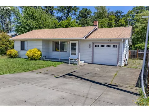 3973 Carnes Rd, Roseburg, OR 97471