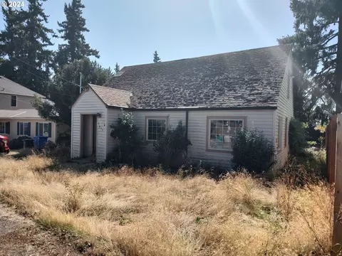 7020 SE Clatsop St, Portland, OR 97206