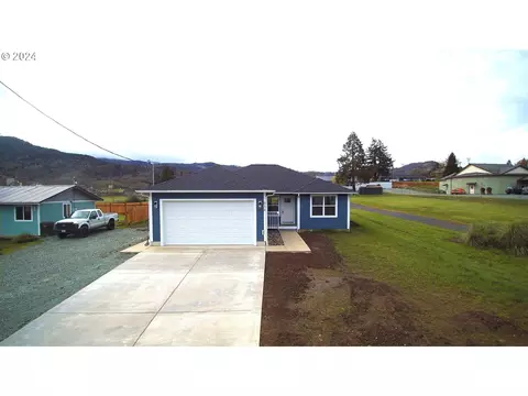 634 E 4th Ave, Riddle, OR 97469