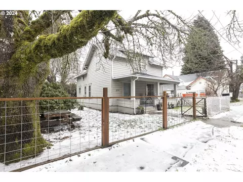 525 NE 7th St, Mcminnville, OR 97128