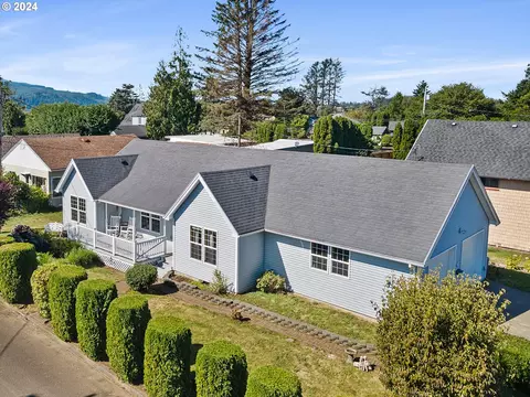 1114 Fir Ave, Tillamook, OR 97141