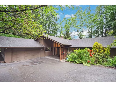 4527 SW Humphrey Ct, Portland, OR 97221