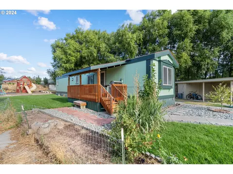 1030 SW 11th St #23, Hermiston, OR 97838