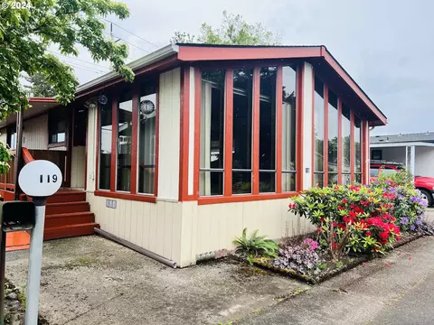 18485 SW Pacific Dr #119, Tualatin, OR 97062