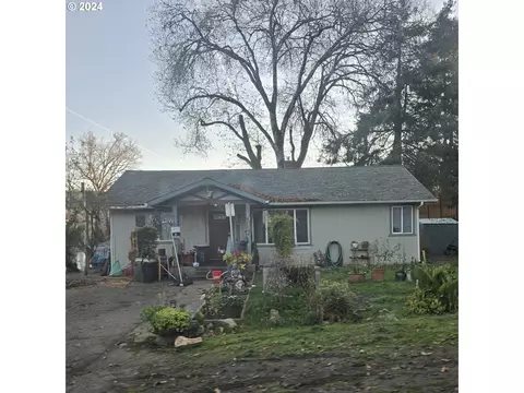 954 NE Madrona Dr, Myrtle Creek, OR 97457