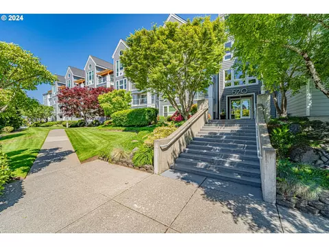 520 SE Columbia River Dr #122, Vancouver, WA 98660