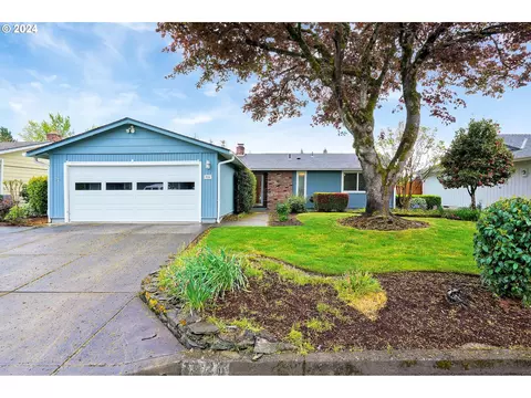 926 Nightingale Ct, Keizer, OR 97303