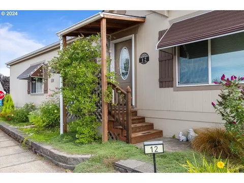 5355 River Rd N #12, Keizer, OR 97303