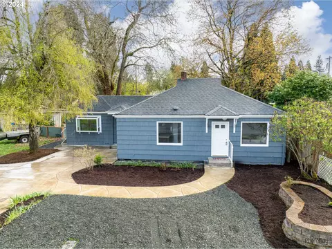 2450 Wood Ave, Eugene, OR 97402