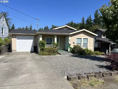62 N Elliott St, Coquille, OR 97423