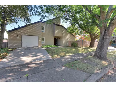 2077 Lemuria St, Eugene, OR 97402