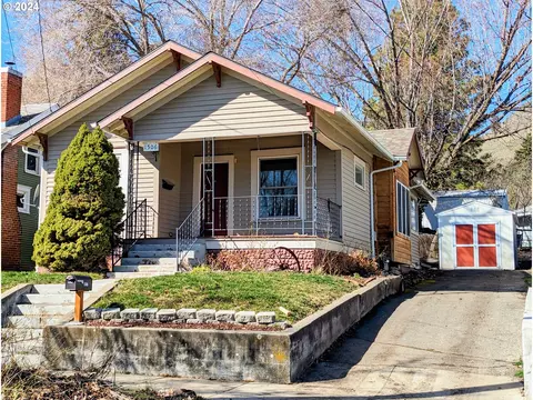 1506 Oak St, La Grande, OR 97850