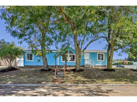 8559 S Park Ct, Canby, OR 97013